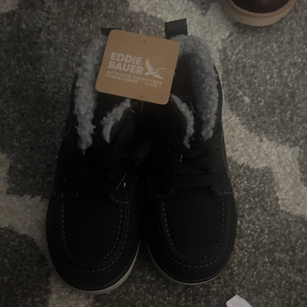 Eddie Bauer Black Boots with Soft Gray Interior